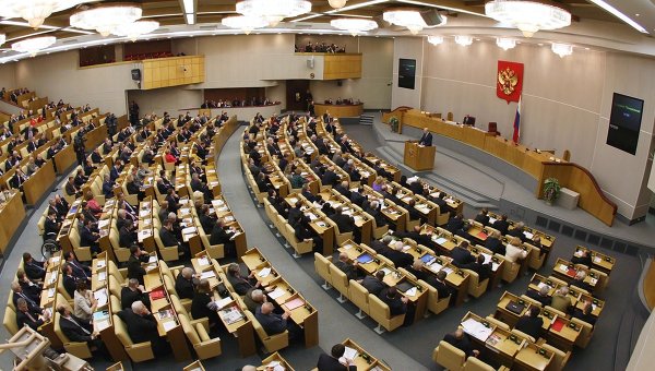 Госдума приняла закон об отмене индексации зарплат госслужащих